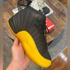 Jordan 12 University Gold Size 6